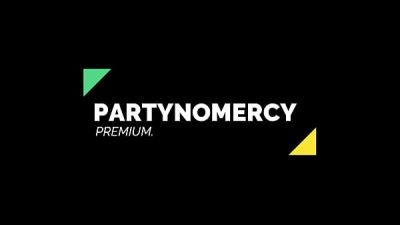 Me gusta masturbarme con los calzones de mi hermanastra y esta vez ella me descubre haciendolo y se antoja de mi polla, HG